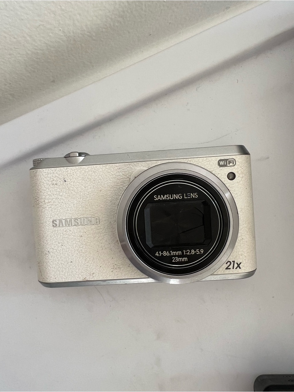 Samsung White Compact Digital Camera with 21x Optical Zoom